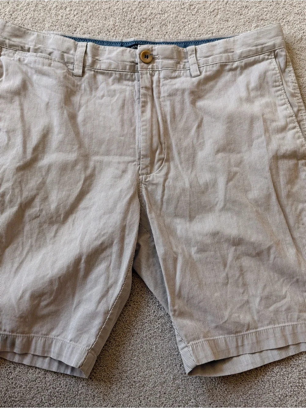 BANANA REPUBLIC Men’s Gray Striped Chinos Shorts Sz 33